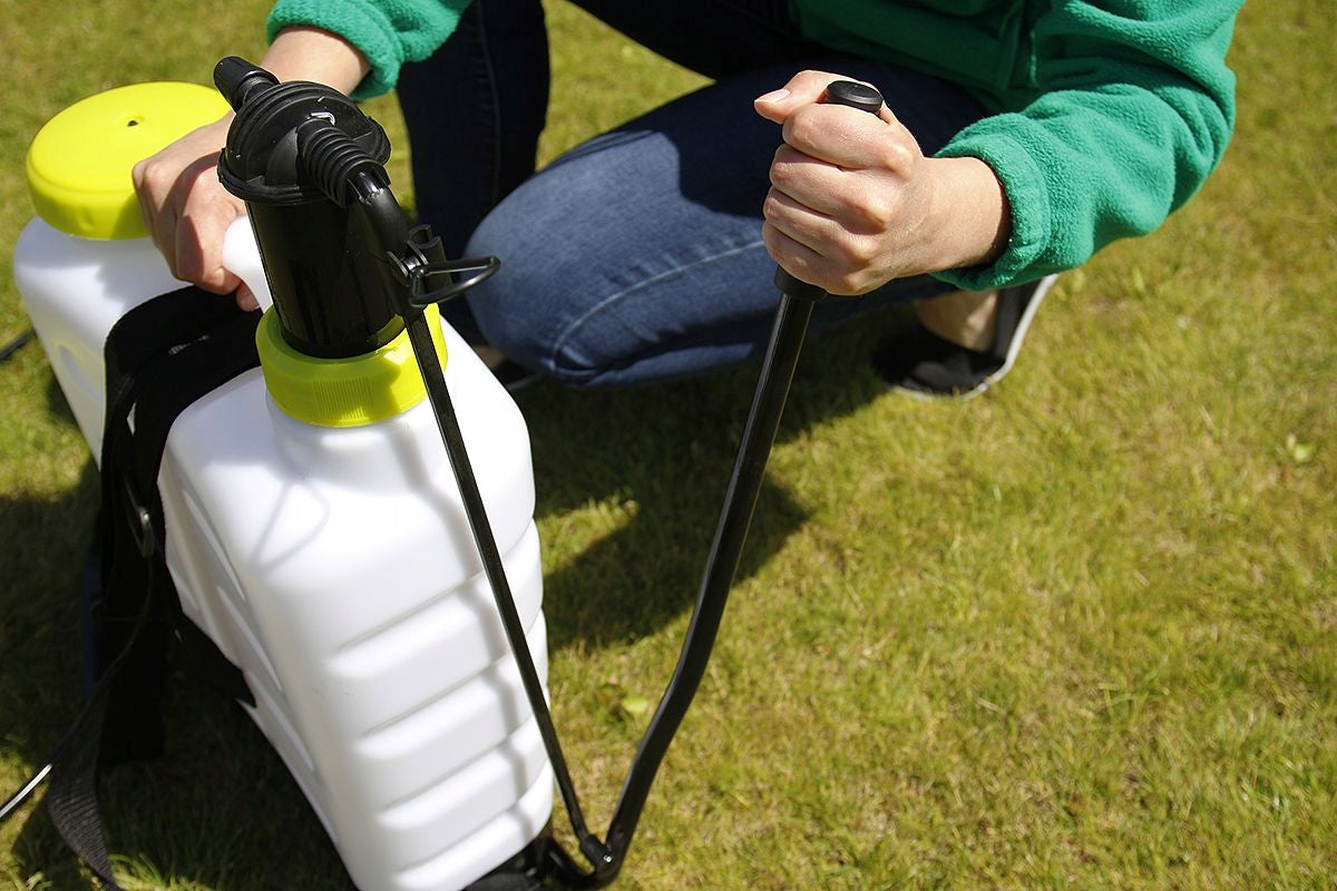 Bradas Rugspuit 16 liter voor nauwkeurige tuinbesproeiing en onkruidbestrijding