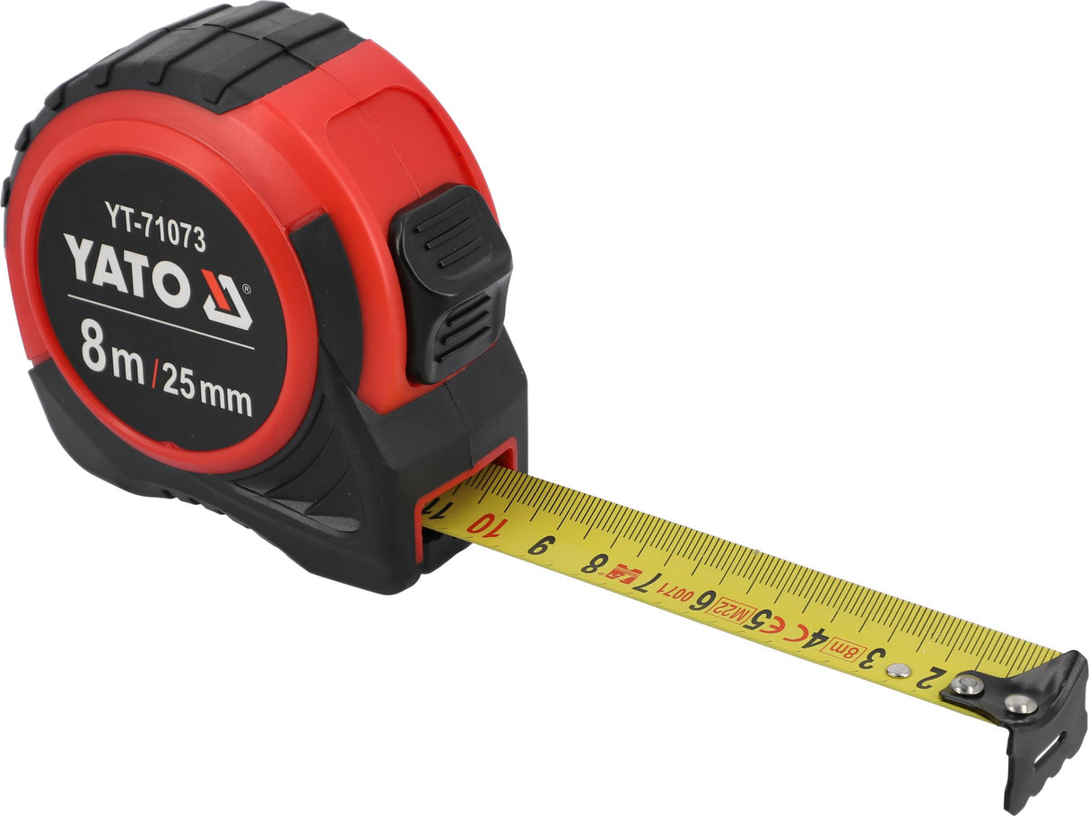 Close-up van Yato rolmaat met vaste haak