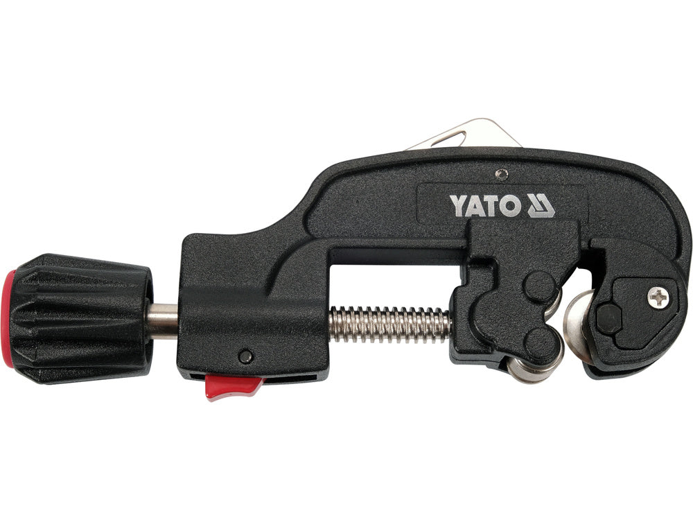 Yato buizensnijder met deburrer voor een schone afwerking van snijranden.