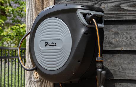 Bradas Wandslangenbox BLACK LINE 13 mm (1/2") - 30m - Automatisch oprolbaar