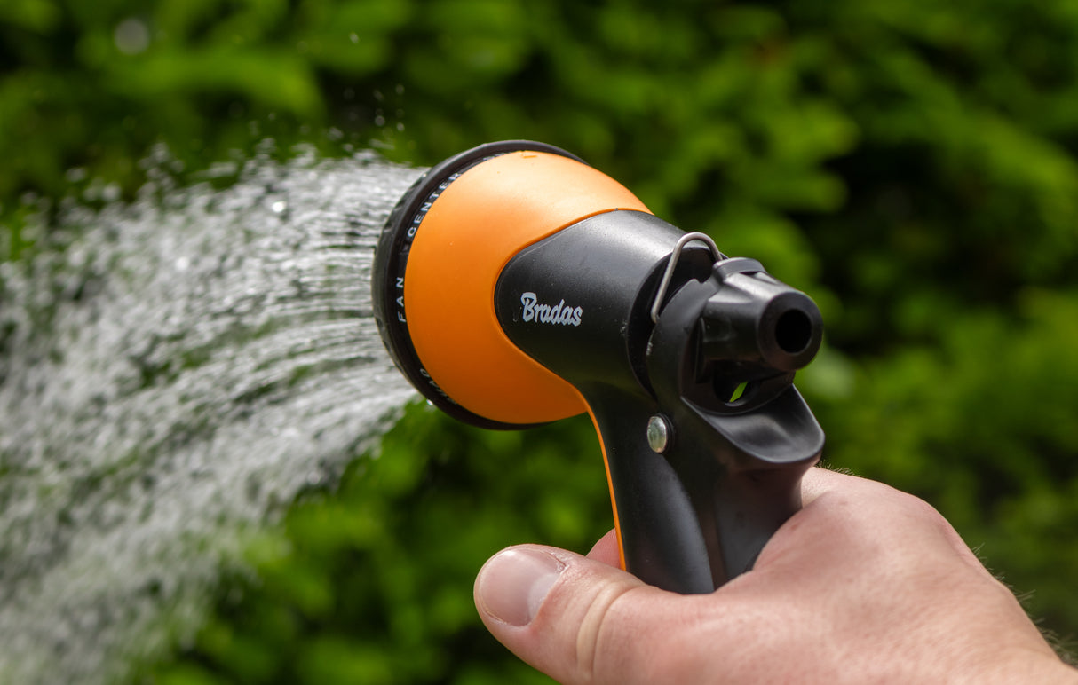 Bradas Wandslangenbox BLACK LINE 13 mm (1/2") - 30m - Automatisch oprolbaar