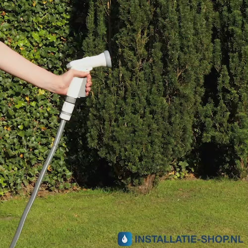 Bradas Spuitpistool Set – 4 sproeipatronen in gebruik
