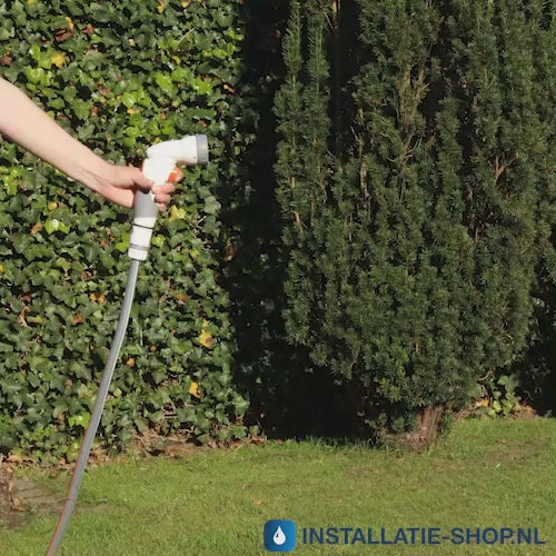 Bradas 7-Standen Spuitpistool met Schakelcontrole in actie